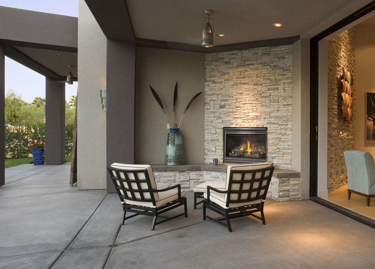 Modern outdoor gas fireplace